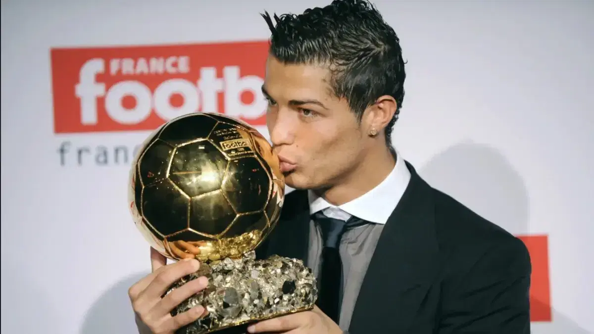 Cristiano Ronaldo celebrates the 'Ballon d'Or of all'