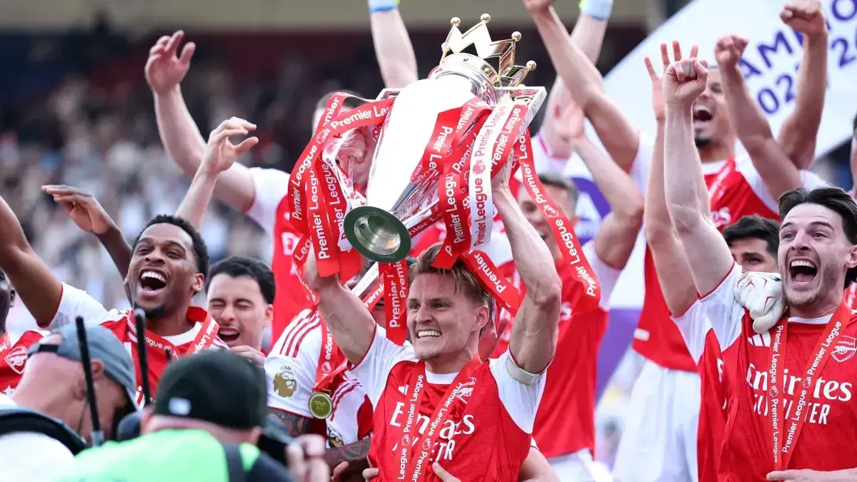 Arsenal encadeia renovações: Arteta até 2030 e Declan Rice