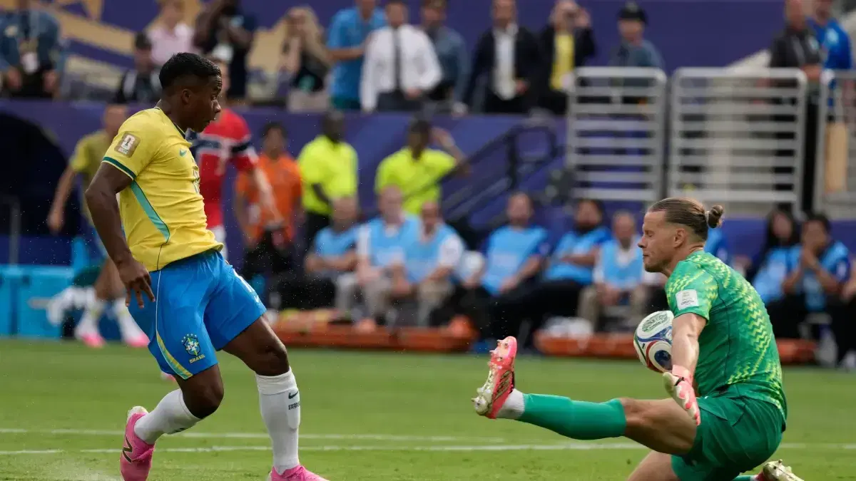 Endrick reflete sobre a vida de futebolista na seleção