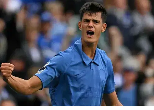 Ex-Real Madrid Chema Andrés em destaque no Brighton