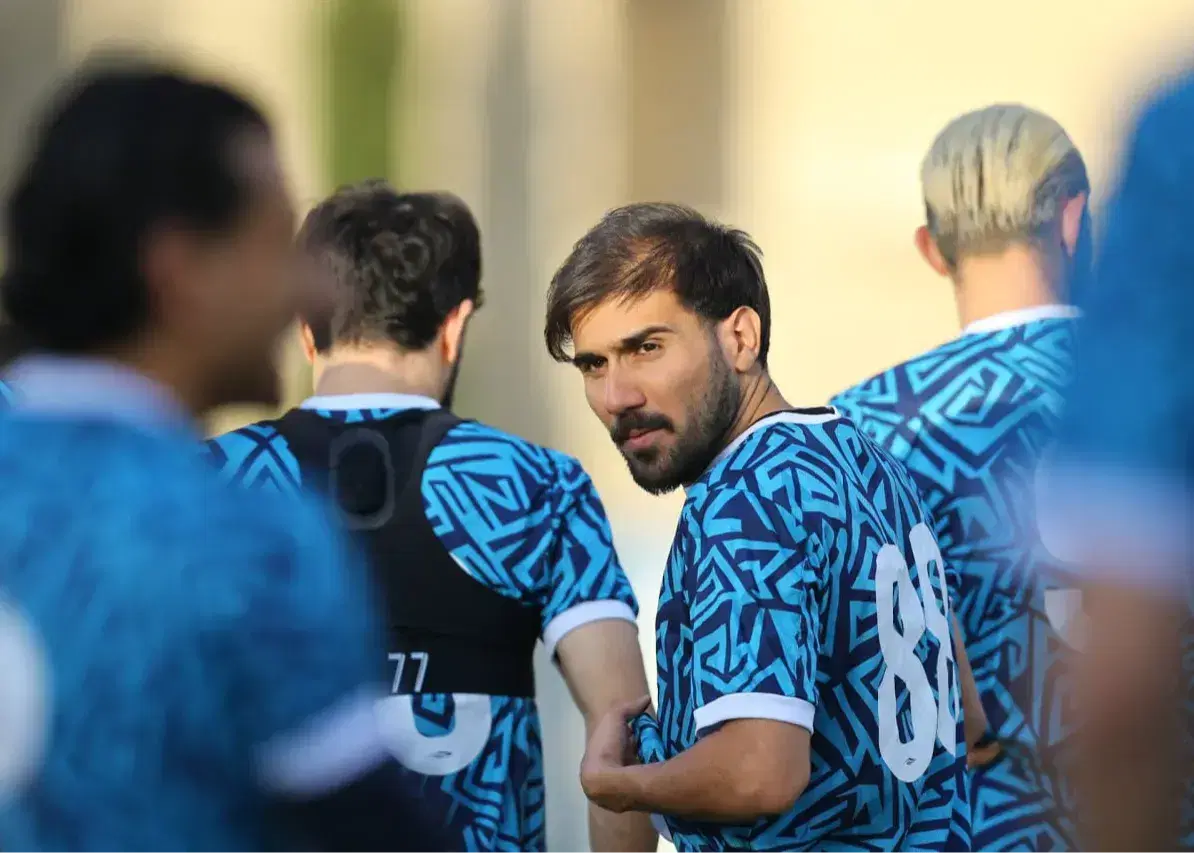 Lesão de Rezaghinia pode devolver Mehran Ahmadi ao onze do