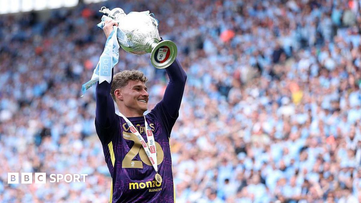 Coventry City: Carl Rushworth assina contrato permanente