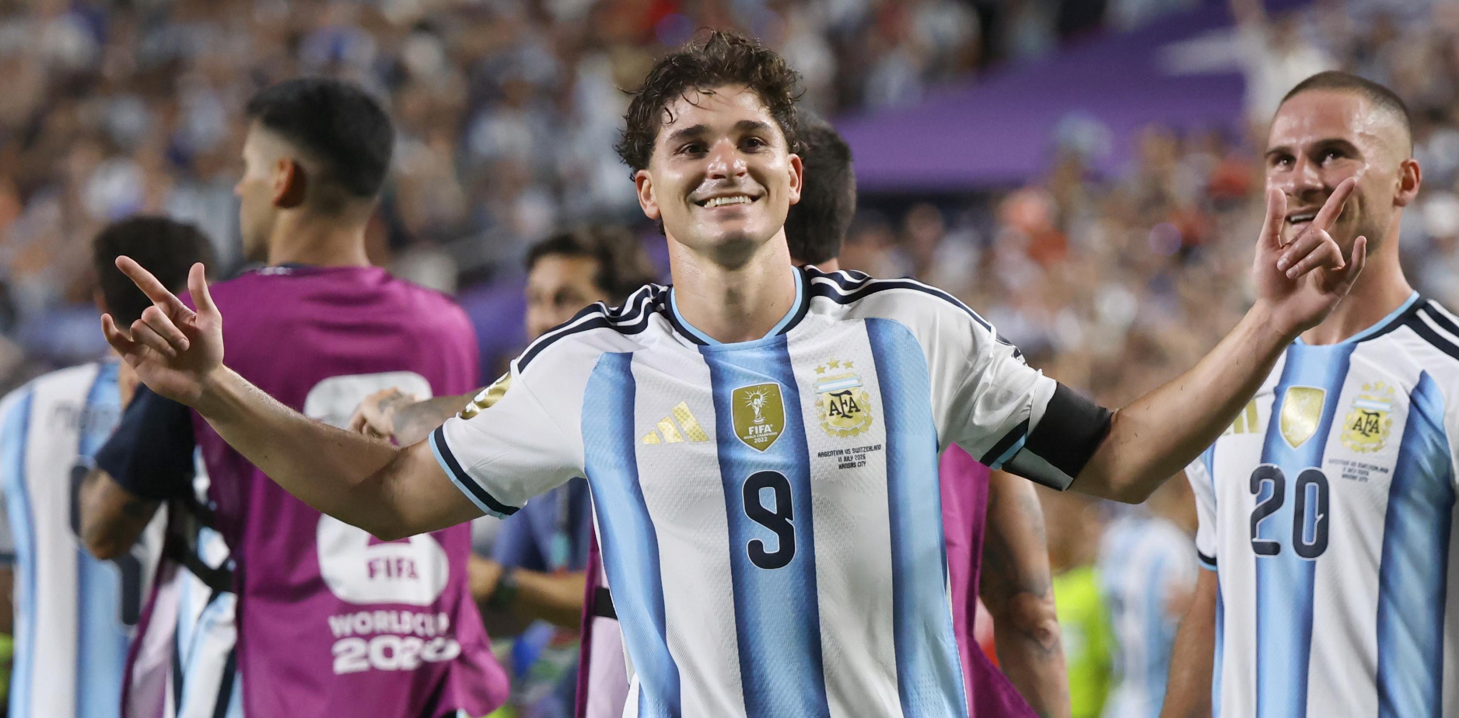 Barcelona continua atento a Julián Álvarez