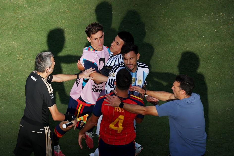 Di María reage às longas suspensões de Paredes e Molina