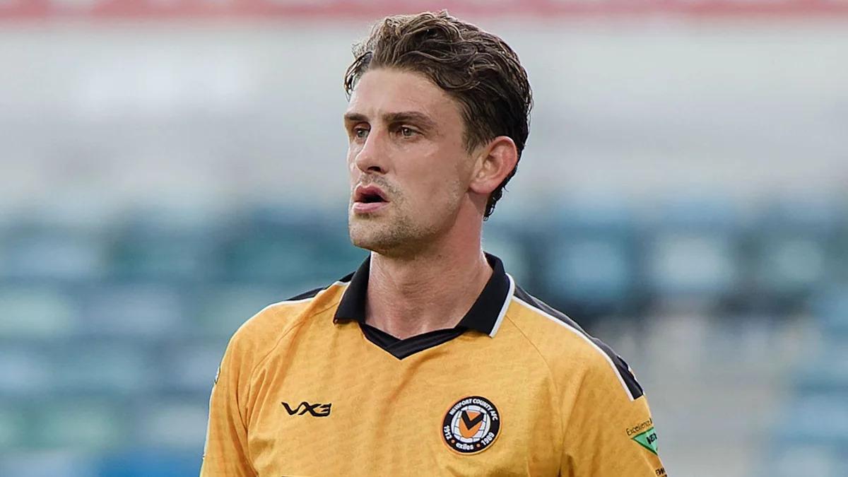 Biggins renasce com Hayden Mullins no Newport County