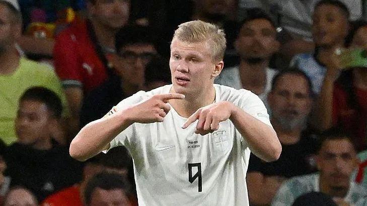 Alarme Haaland: sai a coxear e Noruega cai em Portugal
